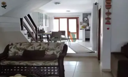 Sobrado à venda, 227 m² por R$ 720.000,00 - Villa Branca - Jacareí/SP