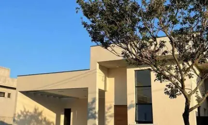 Casa com Piscina e Churrasqueira - Condomínio Terras do Vale