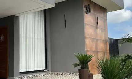 Casa com Planejados e Espaçosa - Condomínio Terras do Vale