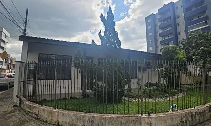 Casa com 3 quartos à venda na Rua Orestes Guimarães, 1179, América, Joinville