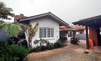 CASA no ANITA GARIBALDI com 3 quartos para VENDA, 144 m²