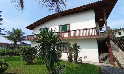 Casa com 5 quartos à venda no Glória, Joinville 