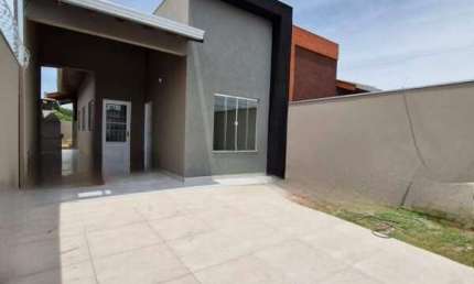 Casa com 3 Quartos, Sendo 1 Suíte, Área Gourmet e Amplo Terreno no Bairro Nova Lima