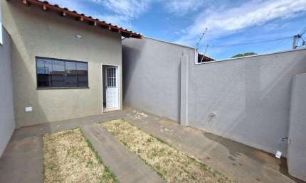 Casa com 2 quartos sendo uma suite bairro Nova Campo Grande
