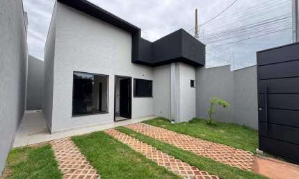 Casa térrea no Leblon com suíte - melhor localização.