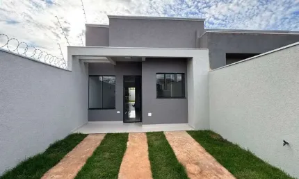 Casa com suíte, gourmet e quintal no Figueiras do Parque.