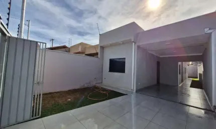 Casa com 3 Quartos sendo 1 Suíte - Vila Santa Luzia