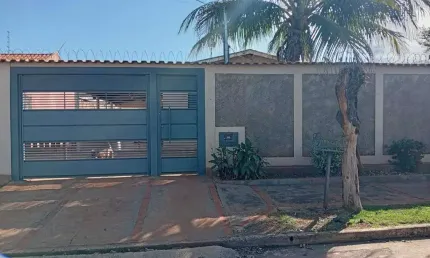 Casa com 3 quartos à venda na Rua Nhambiquara, Jardim Tijuca, Campo Grande