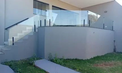 Casa moderna e confortável à venda no residencial gama