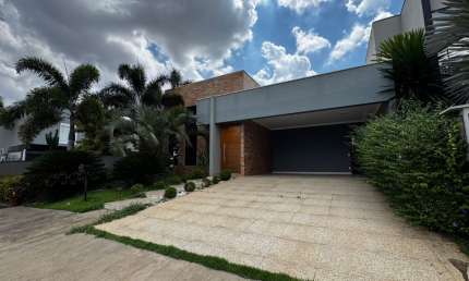 Casa térrea à venda condomínio residencial Dona Lucilla Indaiatuba SP