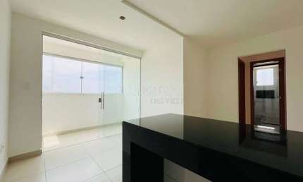 Apartamento de 2 quartos com suíte no bairro Cabral