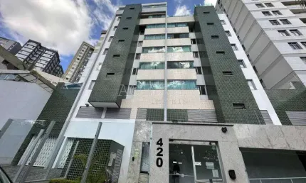 Apartamento de 3 quartos com suíte e área privativa no  Sagrada Família.