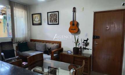 Apartamento com Área Privativa de 2 Quartos, Bairro Glória