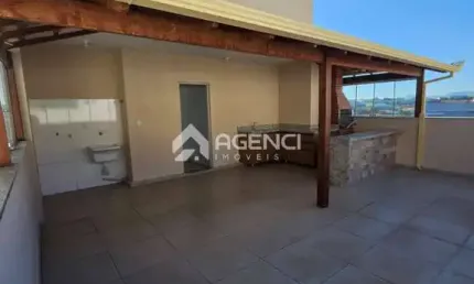 Cobertura de 2 quartos Bairro Cabral no melhor ponto
