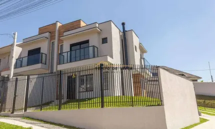 Sobrado com 3 dormitórios à venda, 104 m² por R$ 734.900,00 - Atuba - Curitiba/PR