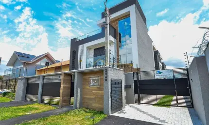 Sobrado com 3 dormitórios à venda, 140 m² por R$ 850.000,00 - Guaíra - Curitiba/PR