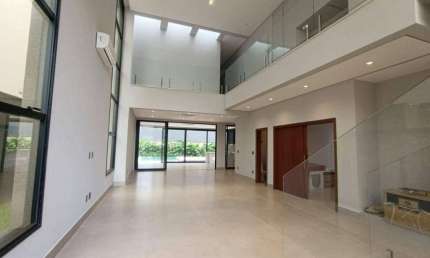 Sobrado para venda em Alphaville de 364.00m² com 4 Quartos, 4 Suites e 4 Garagens