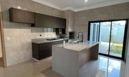 Casa de Condomínio para venda em Centro de 153.00m² com 3 Quartos, 1 Suite e 4 Garagens