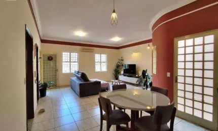 Casa para venda em Residencial E Comercial Palmares de 153.00m² com 3 Quartos, 1 Suite e 4 Garagens