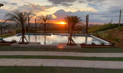Casa de Condomínio para venda em Centro de 15.00m² com 1 Quarto, 1 Suite e 2 Garagens