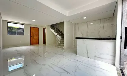 Casa à venda no bairro Santa Mônica em Belo Horizonte/MG