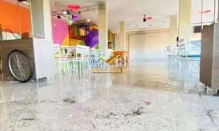 Sala comercial Andar Comercial, 700m² à venda no São João Batista.