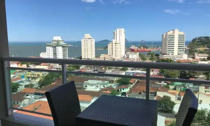 Vendo flat com estrutura de lazer próximo à base da Petrobrás de Imbetiba em Macae