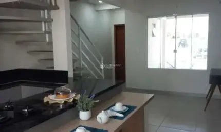 Casa com 2 quartos à venda na rua fernando bauther da silva, 765, ingleses do rio vermelho, florianópolis, 95 m2 por r$ 639.000