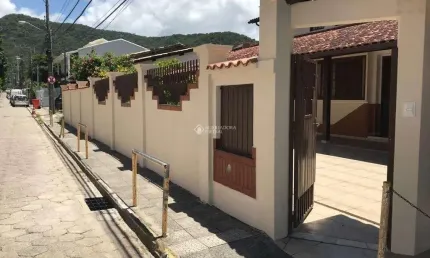 Casa com 5 quartos à venda na afonso luiz borba, 62, lagoa da conceição, florianópolis, 258 m2 por r$ 3.500.000