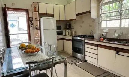 Casa com 3 quartos à venda na Rua Santo Antônio, 745, Barreiros, São José, 182 m2 por R$ 850.000