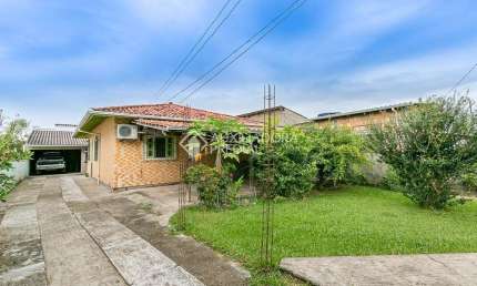 Casa com 3 quartos à venda na Servidão Pau Brasil, 32, Tapera, Florianópolis, 240 m2 por R$ 430.000