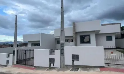 Casa com 2 quartos à venda na Francisco De Assis Arruda, 104, Forquilhas, São José, 56 m2 por R$ 550.000
