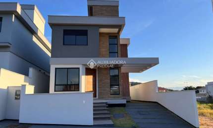 Casa com 4 quartos à venda na Avenida Itamarati, 25, Rio Tavares, Florianópolis, 184 m2 por R$ 1.790.000