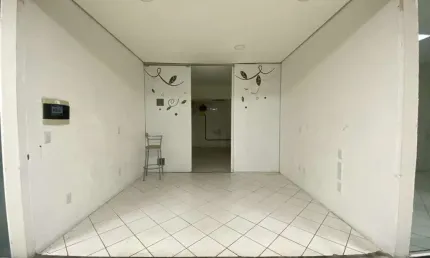 Sala comercial à venda na Rua Esteves Júnior, 50, Centro, Florianópolis, 27 m2 por R$ 405.000