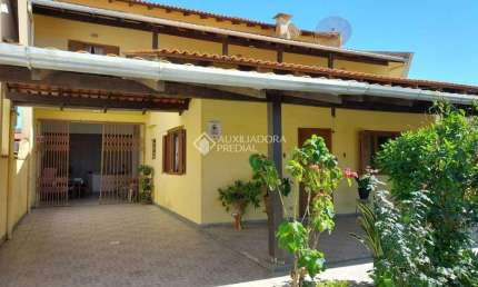 Casa com 5 quartos à venda na Renato Ramos Da Silva, 232, Centro, Penha, 175 m2 por R$ 890.000