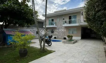 Casa com 4 quartos à venda na Rua do Chalé, 61, Campeche, Florianópolis, 120 m2 por R$ 2.000.000