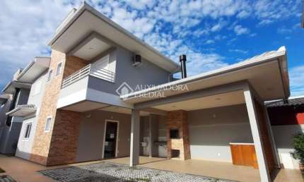 Casa com 3 quartos à venda na Servidão Aroeiras do Gramal, 525, Campeche, Florianópolis, 146 m2 por R$ 850.000
