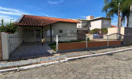 Casa com 3 quartos à venda na Avenida Deputado Diomício Freitas, 2320, Carianos, Florianópolis, 120 m2 por R$ 1.050.000