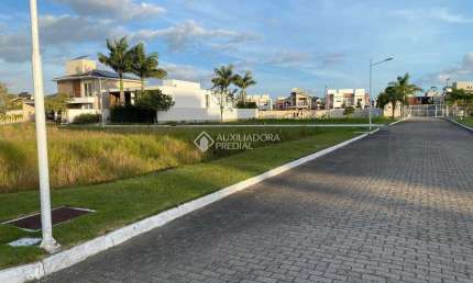 Terreno em condomínio fechado à venda na Rua Camarinhas, 111, Campeche, Florianópolis, 322 m2 por R$ 1.090.000