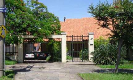 Casa residencial à venda, Três Figueiras, Porto Alegre.