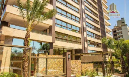 Apartamento de três suítes e quatro vagas no Royal Mont Serrat, Construção Rio Novo