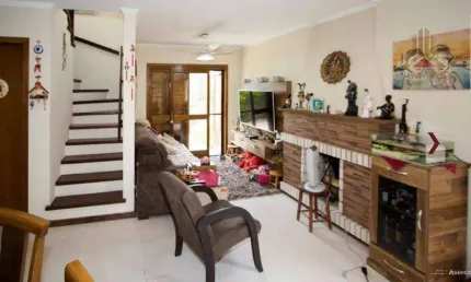 Vendo casa em condomínio horizontal na Rua Mário Totta, zona sul de Porto Alegre RS