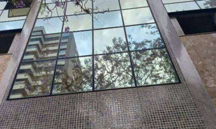 Vendo sala comercial de 80 m² no Centro Empresarial Moinhos de Vento na Hilário Ribeiro