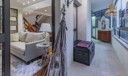 Na Tauphick Saadi, vendo belíssima e confortável cobertura duplex