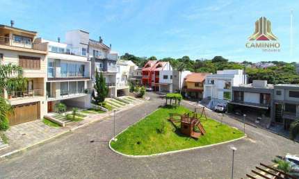 Vendo casa de 240,00 m² de área privativa na Zona Sul de Porto Alegre RS
