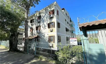 Apartamento com 3 quartos à venda na Rua Octávio de Souza, 40, Teresópolis, Porto Alegre