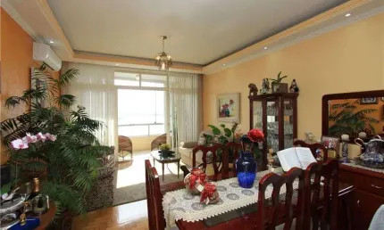 Apartamento com 3 quartos à venda na Rua Siqueira Campos, 852, Centro Histórico, Porto Alegre