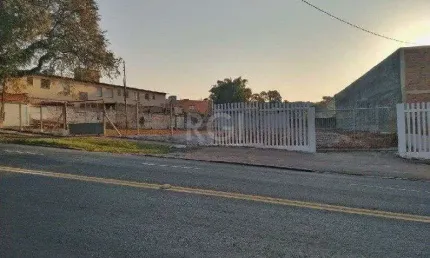 Terreno em condomínio fechado à venda na Avenida Saturnino de Brito, 812, Vila Jardim, Porto Alegre