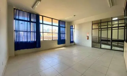 Sala comercial à venda na Rua Tiradentes, 17, Centro, Canoas