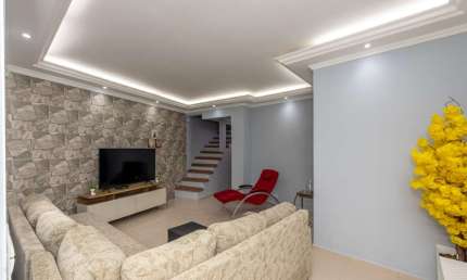 Confortável casa tipo para venda em Santa Teresinha com 4 quartos, sendo 1 suíte, 240m²